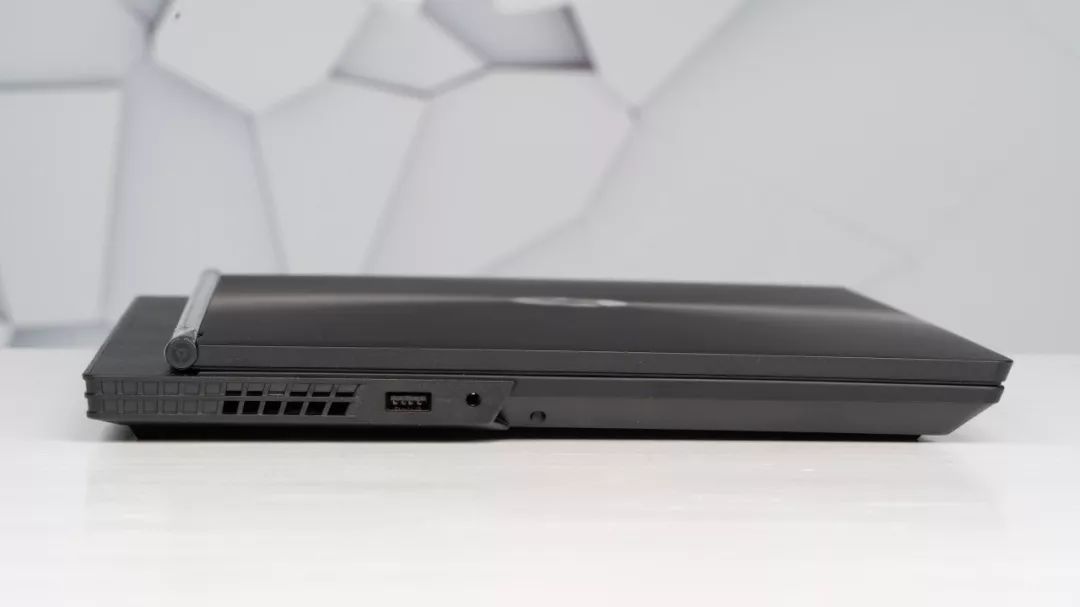 聊一款“组合降价”的游戏本