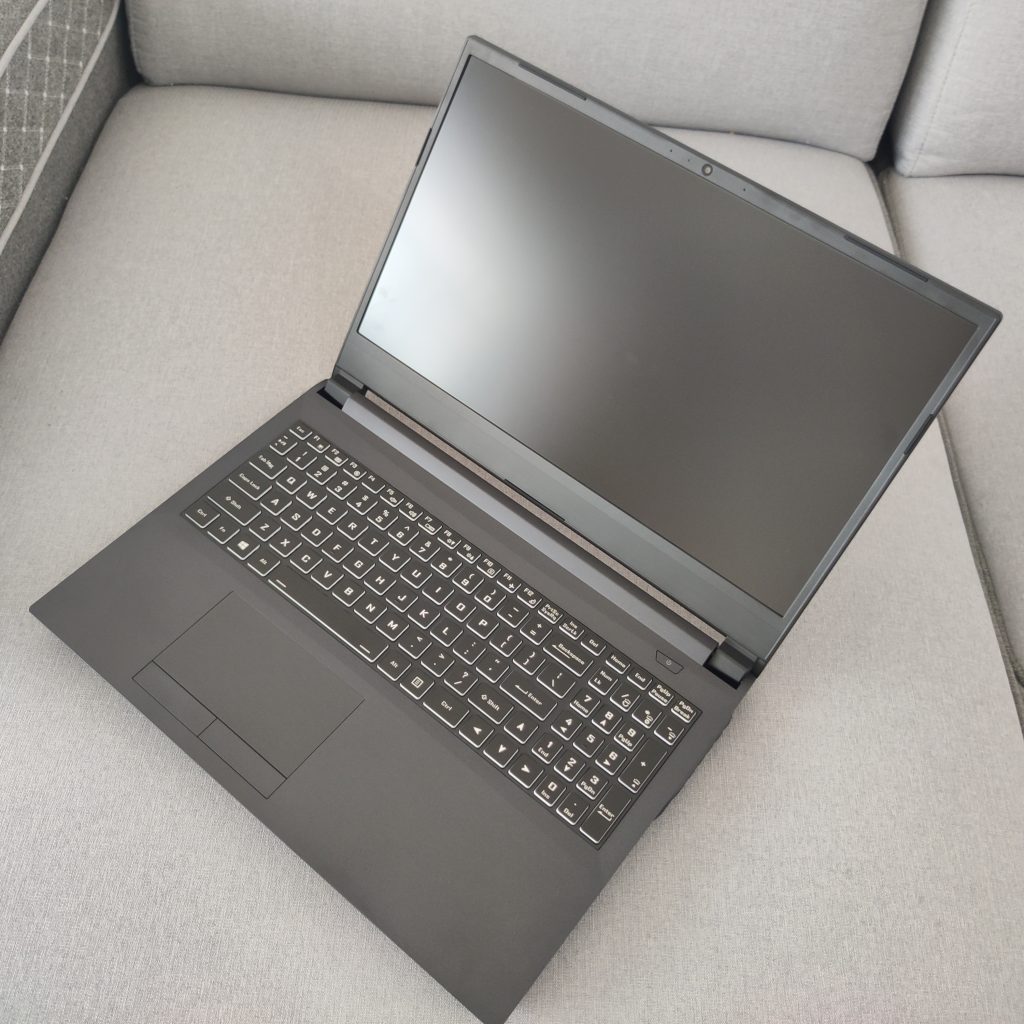 神舟A7000/炫龙M7评测 桌面R5-3600搭配RTX2070的高性价比游戏本 笔记本电脑
