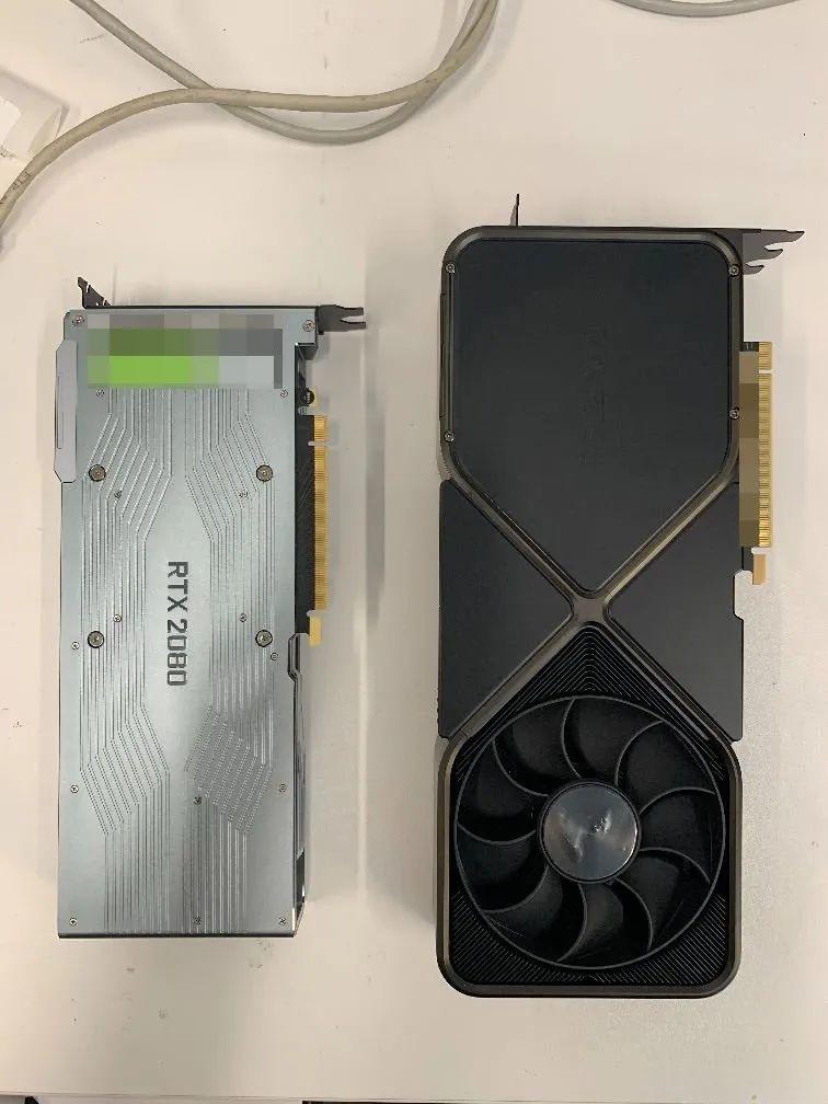RTX 3090谍照曝光:与RTX 2080对比堪称“庞然大物”