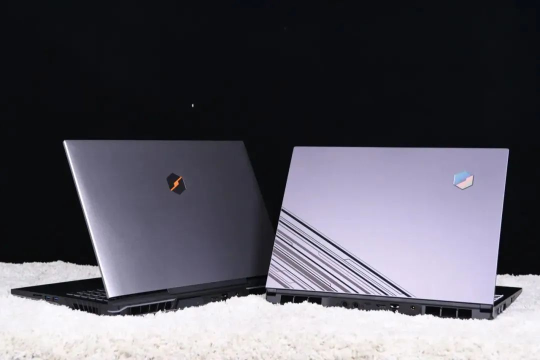 机械革命新款旷世 16 Super 游戏本换上全新模具,配备 RGB Logo